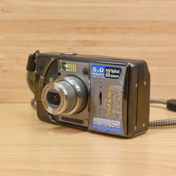 Konica Digital Revio KD-500Z 5 MP Digital Camera, with 3x Optical zoom - Picture 1 of 10